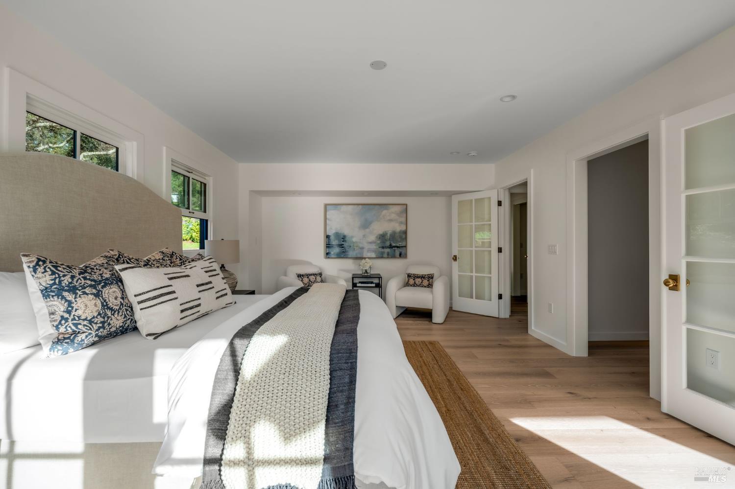 340 White Cottage Road S