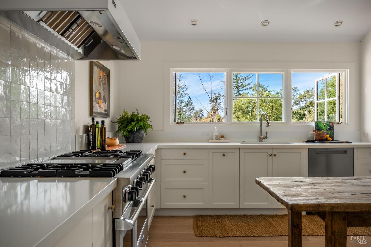 340 White Cottage Road S