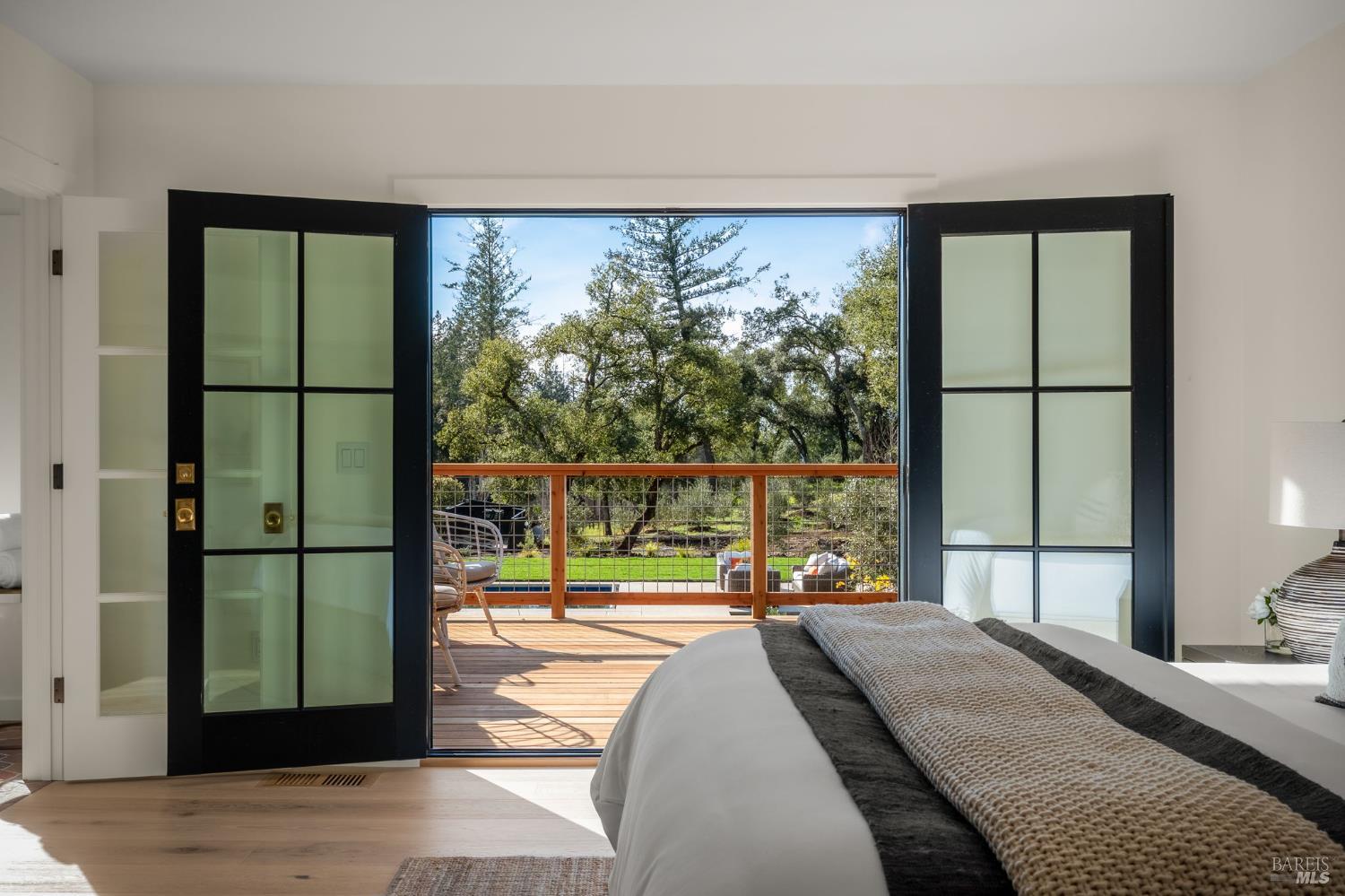 340 White Cottage Road S