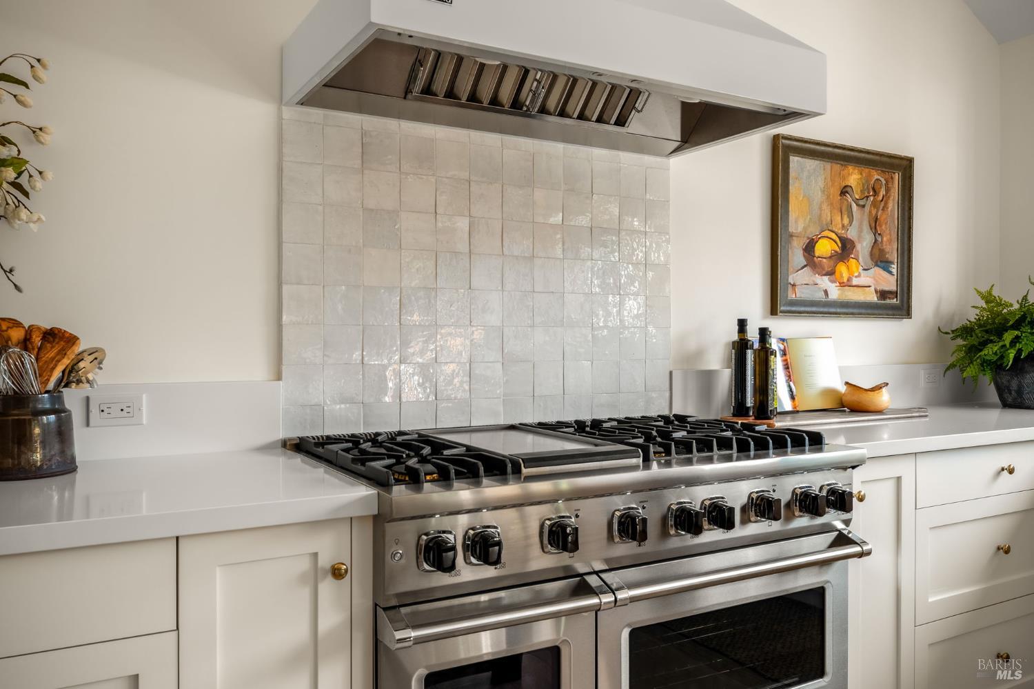 340 White Cottage Road S