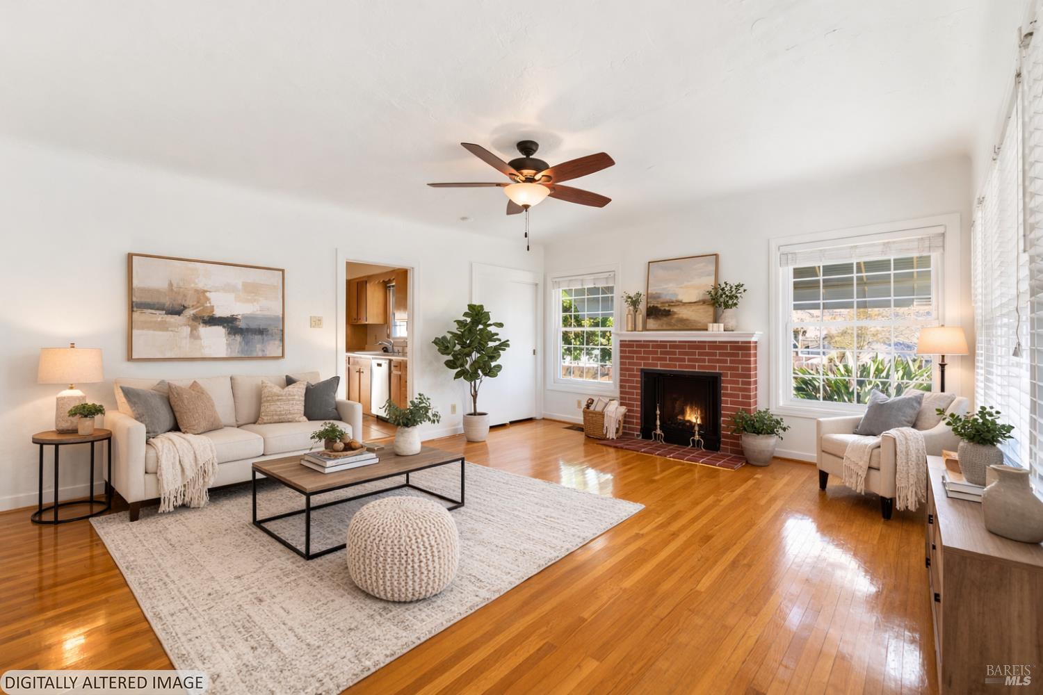 639 E 5th Street