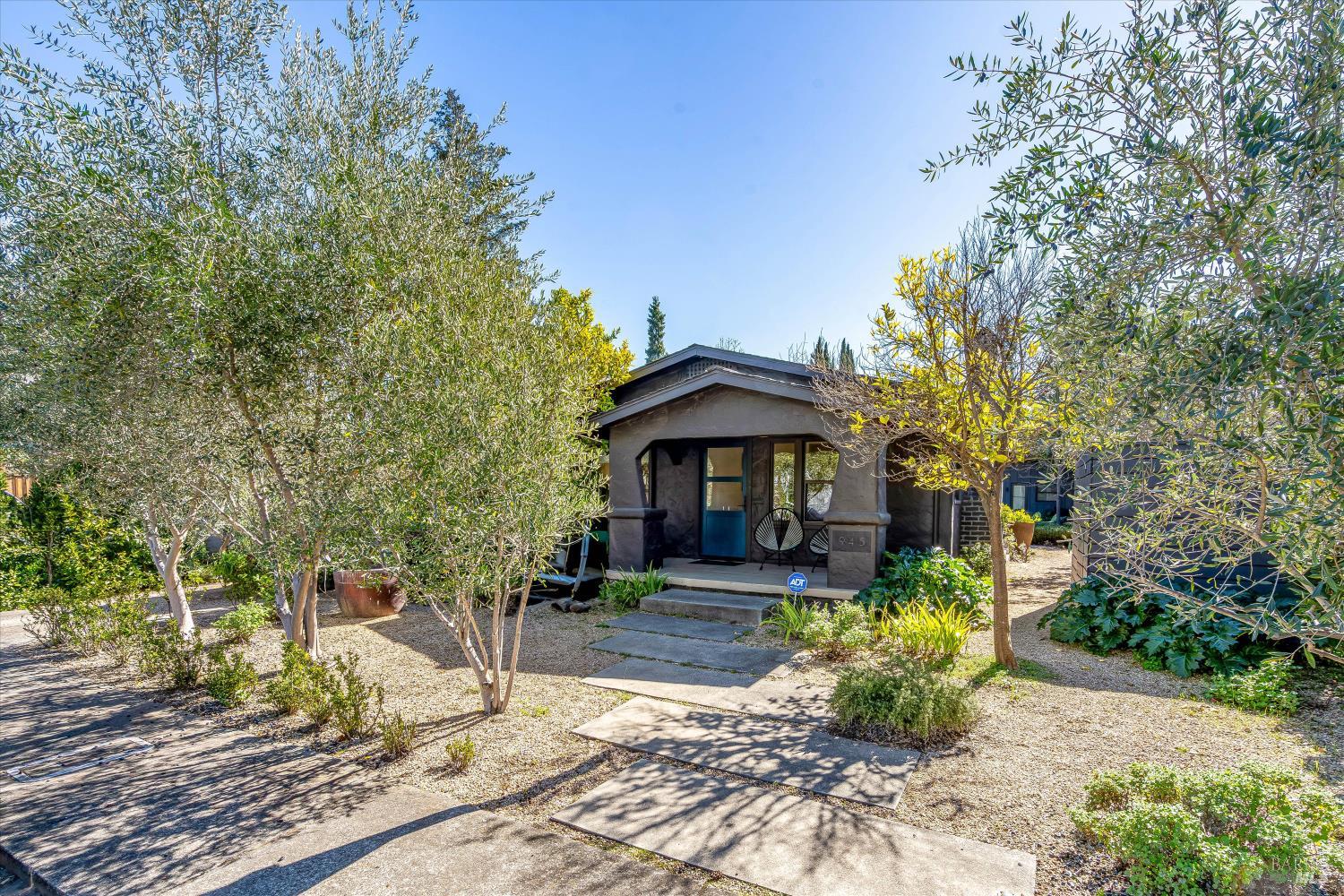 945 Brown Street