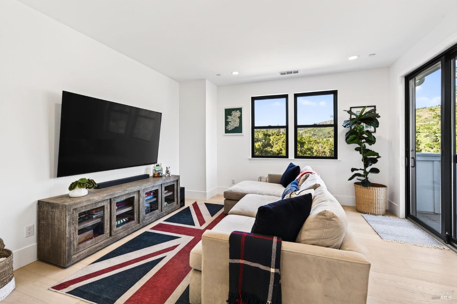 16 Upland Road