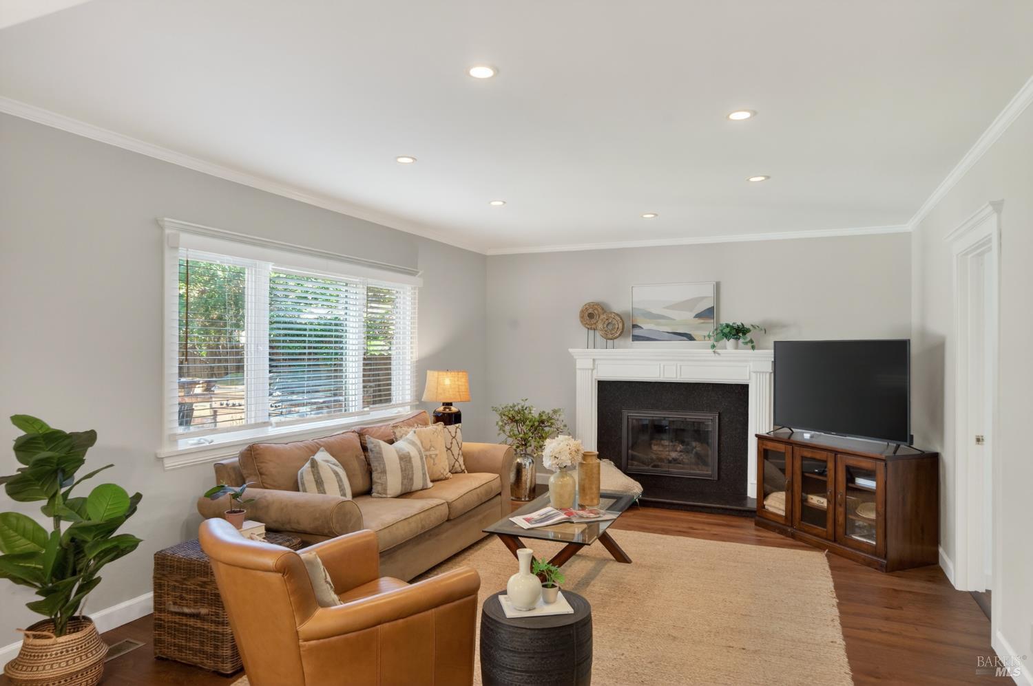 3932 Montrose Street