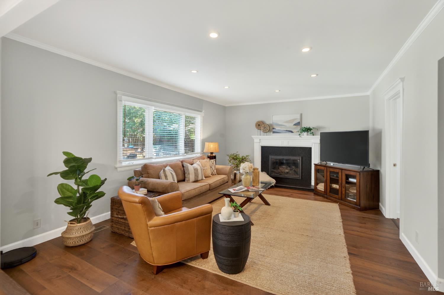 3932 Montrose Street