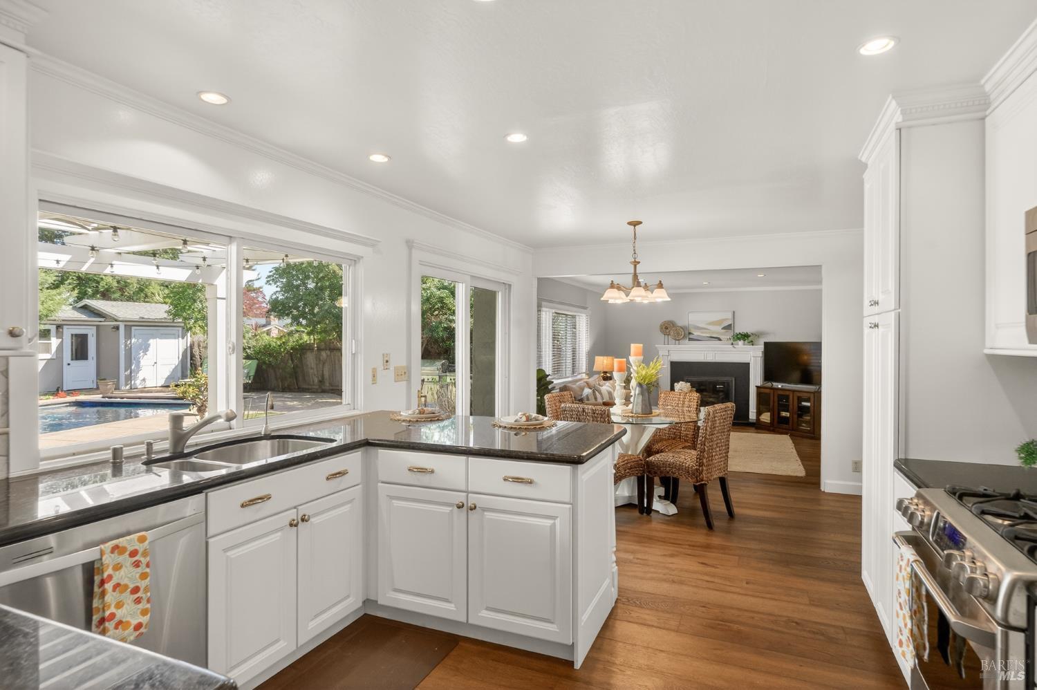 3932 Montrose Street