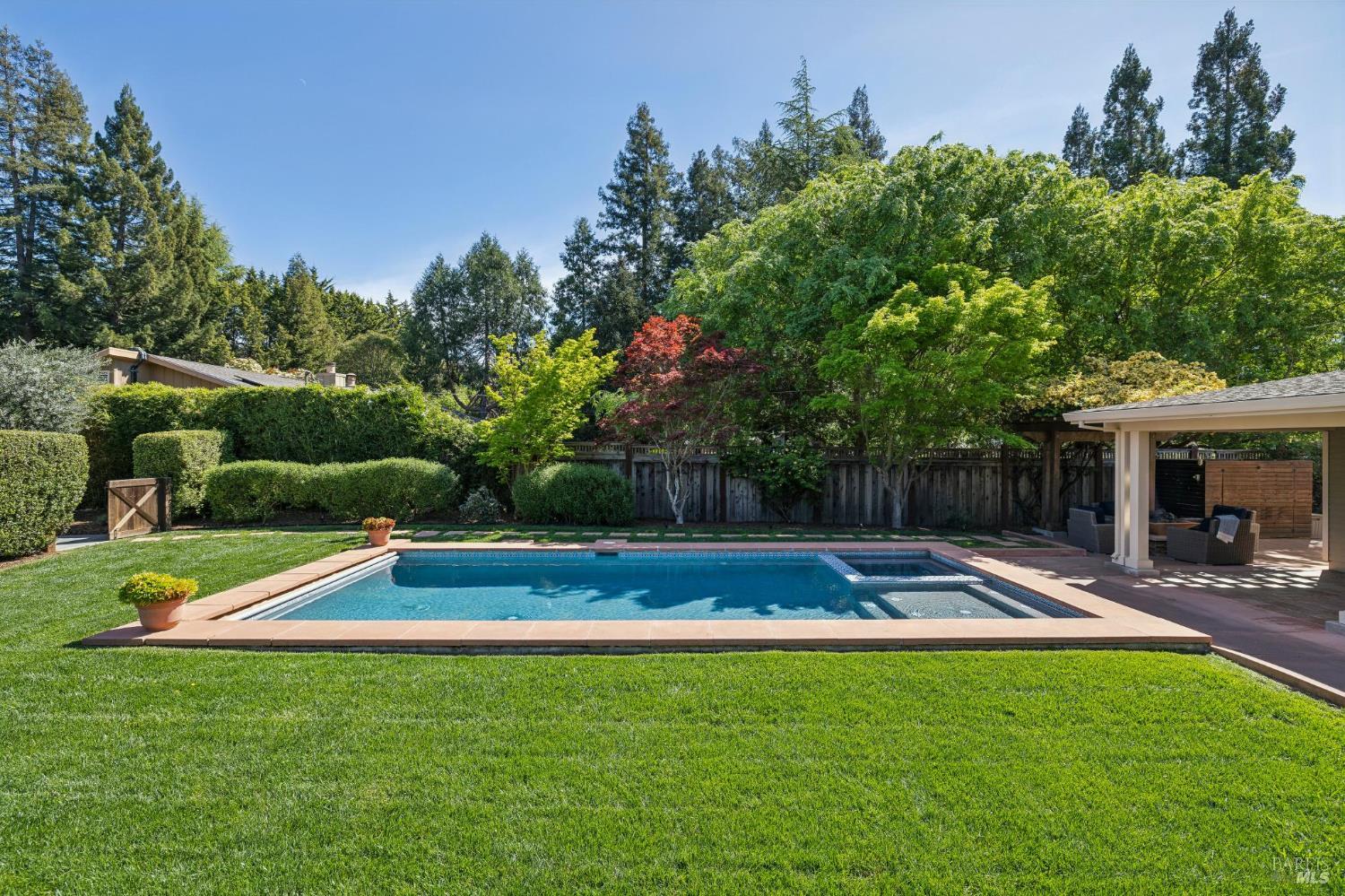 1830 E Napa Street