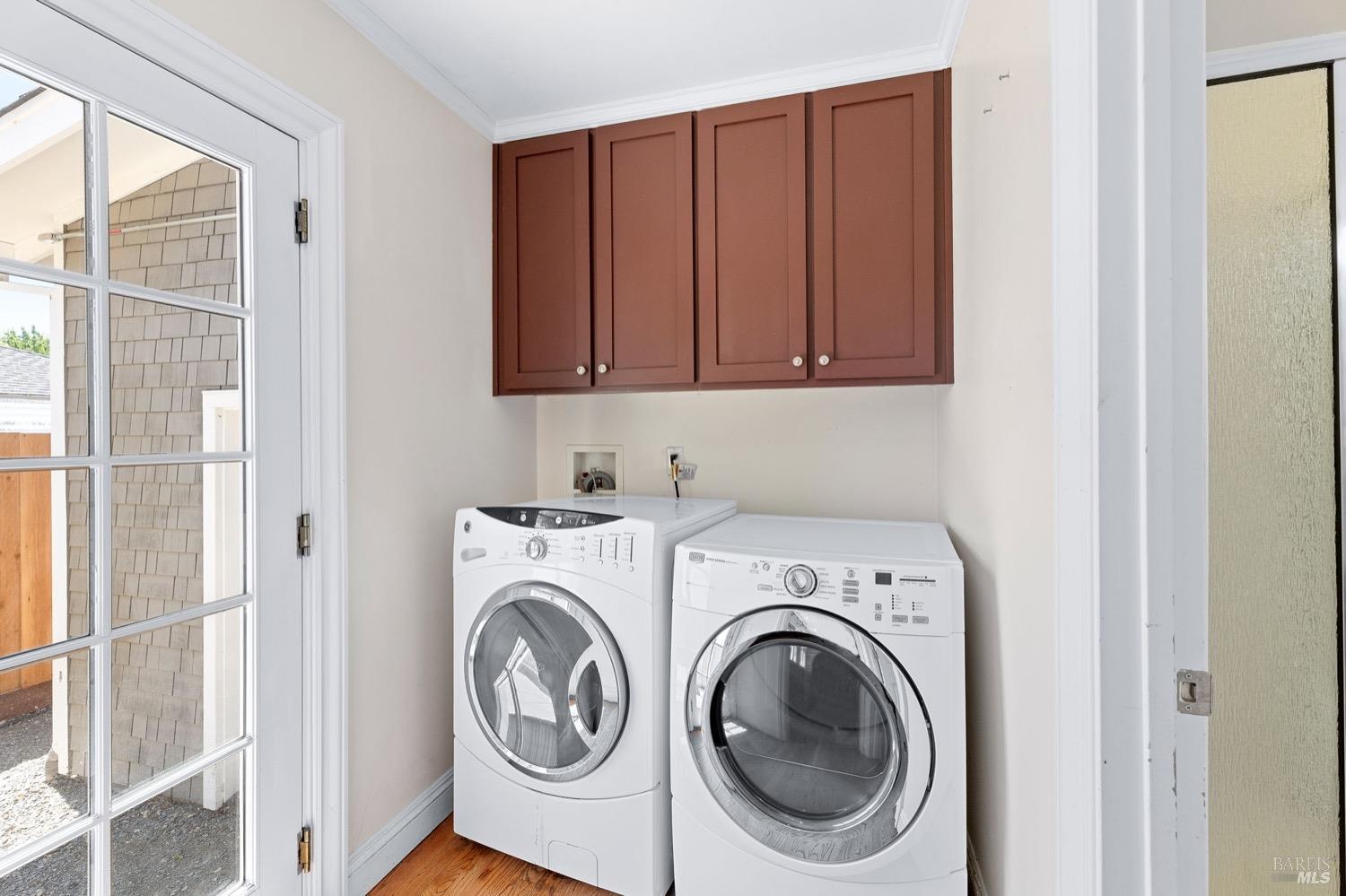 1040 Valley View Street