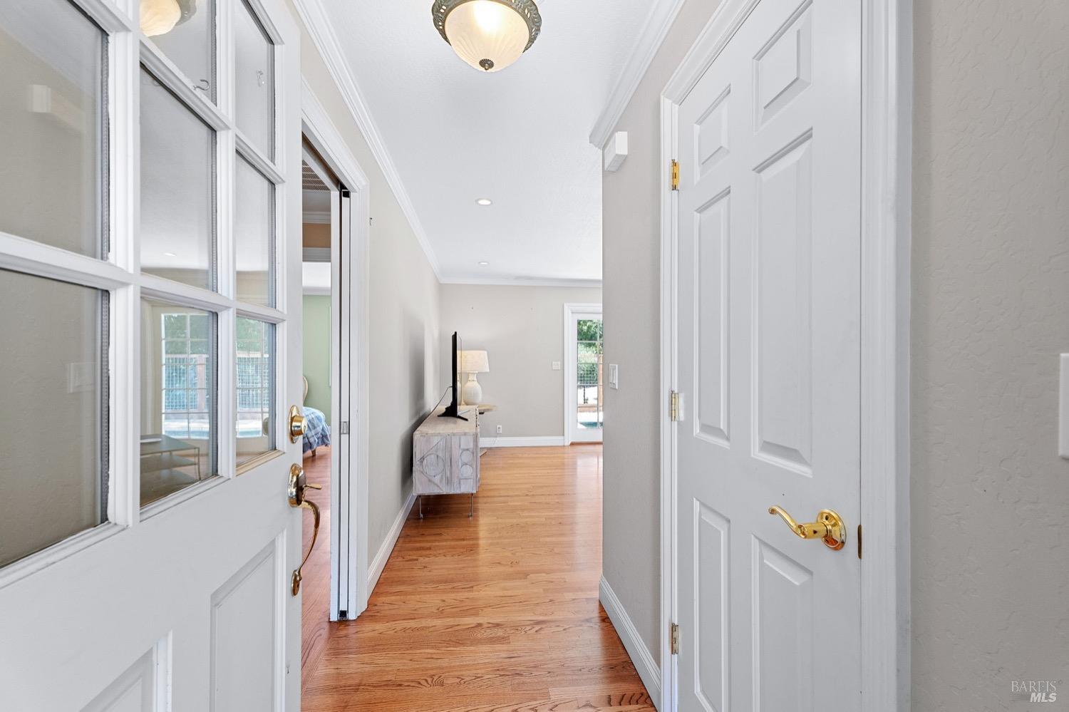 1040 Valley View Street