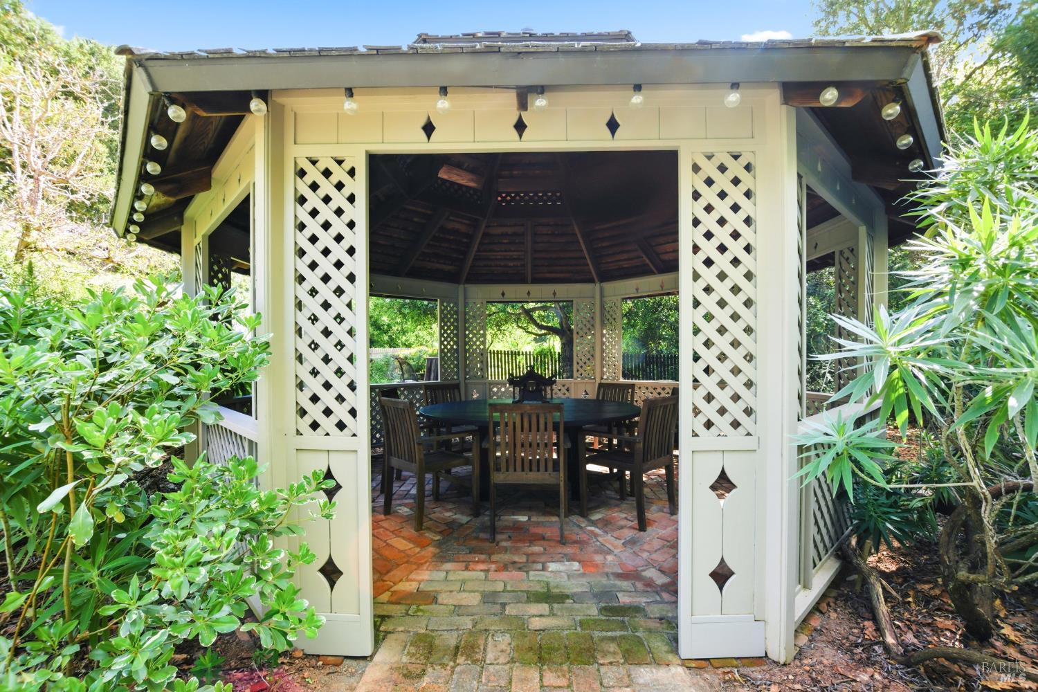 2072 Kirkland Avenue