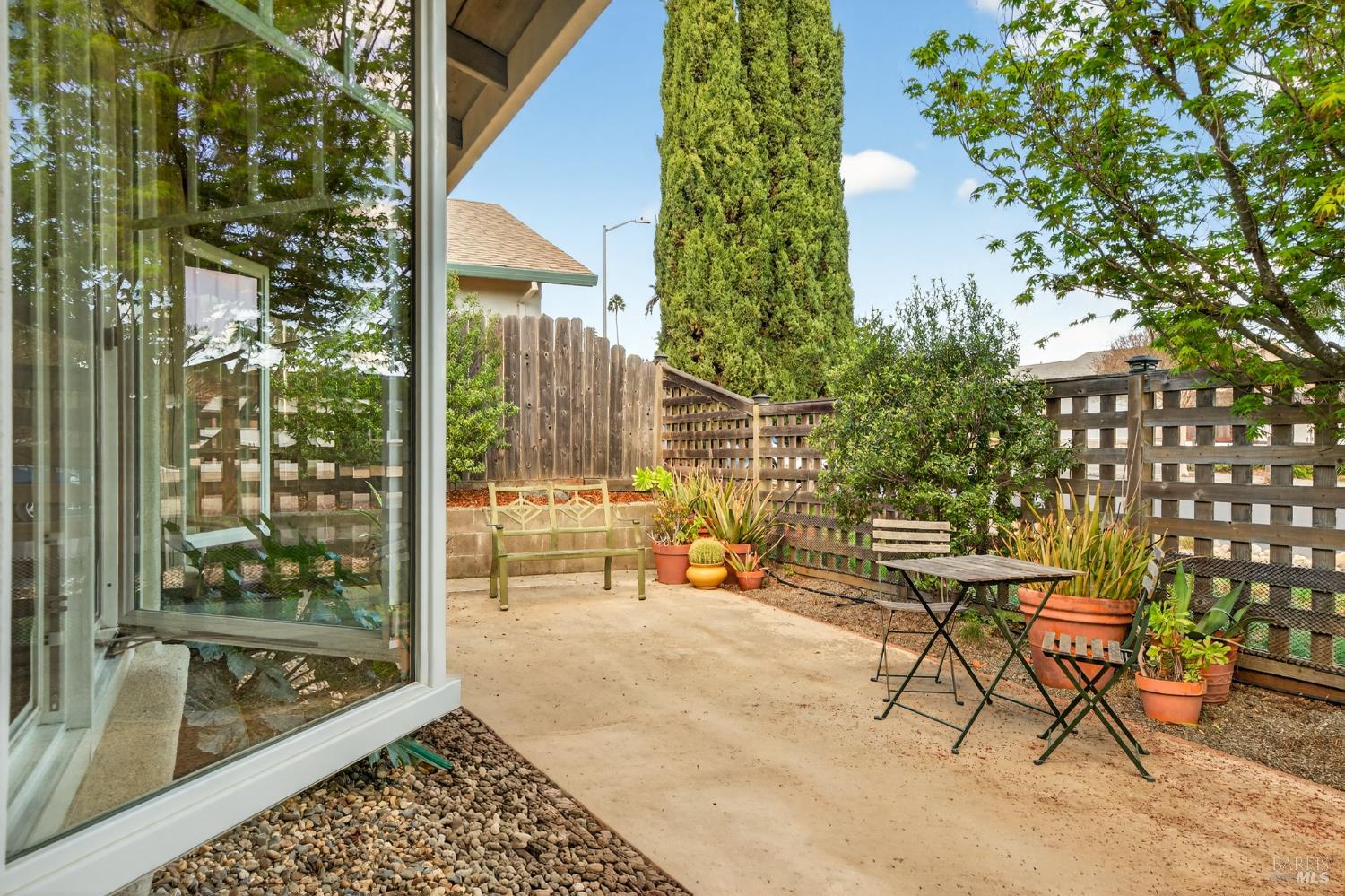 3541 Twin Oaks Drive