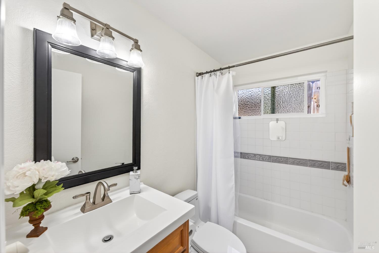 3541 Twin Oaks Drive