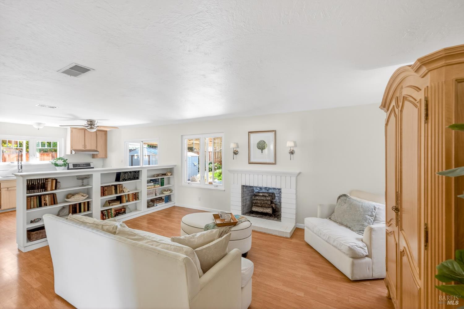 3541 Twin Oaks Drive