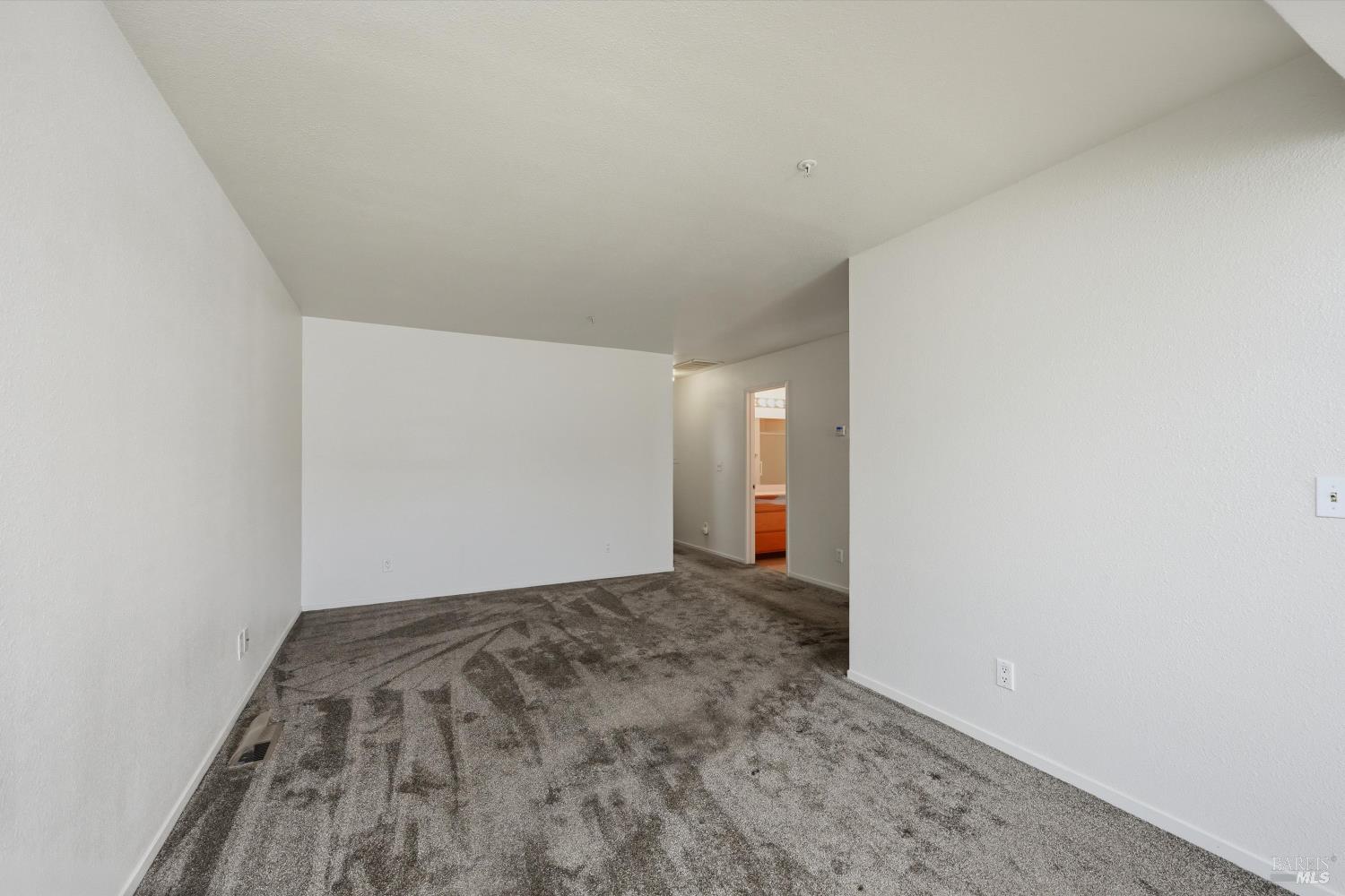 786 William Court