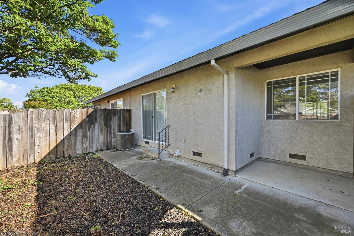 786 William Court