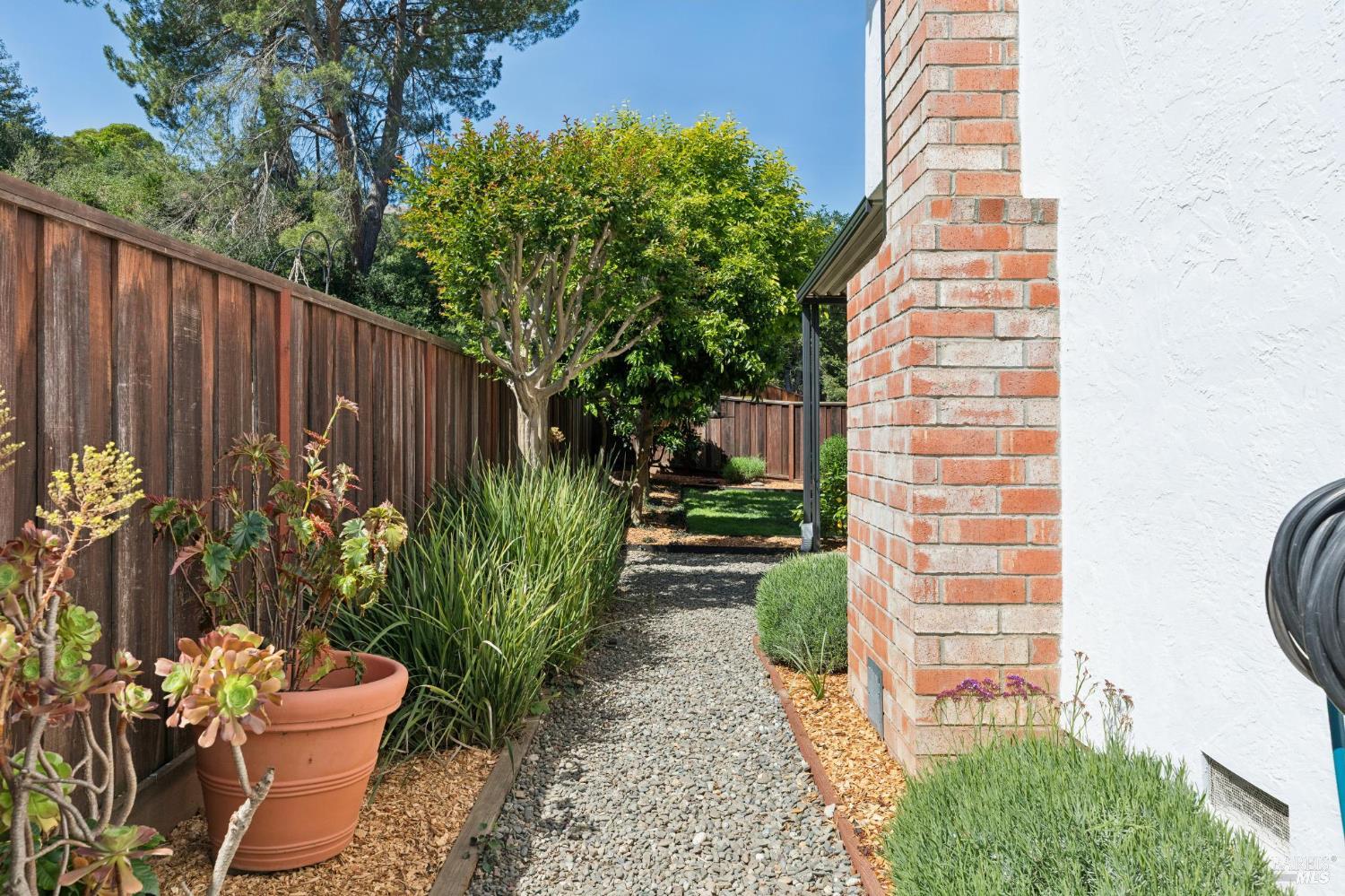 3355 Twin Oaks Drive