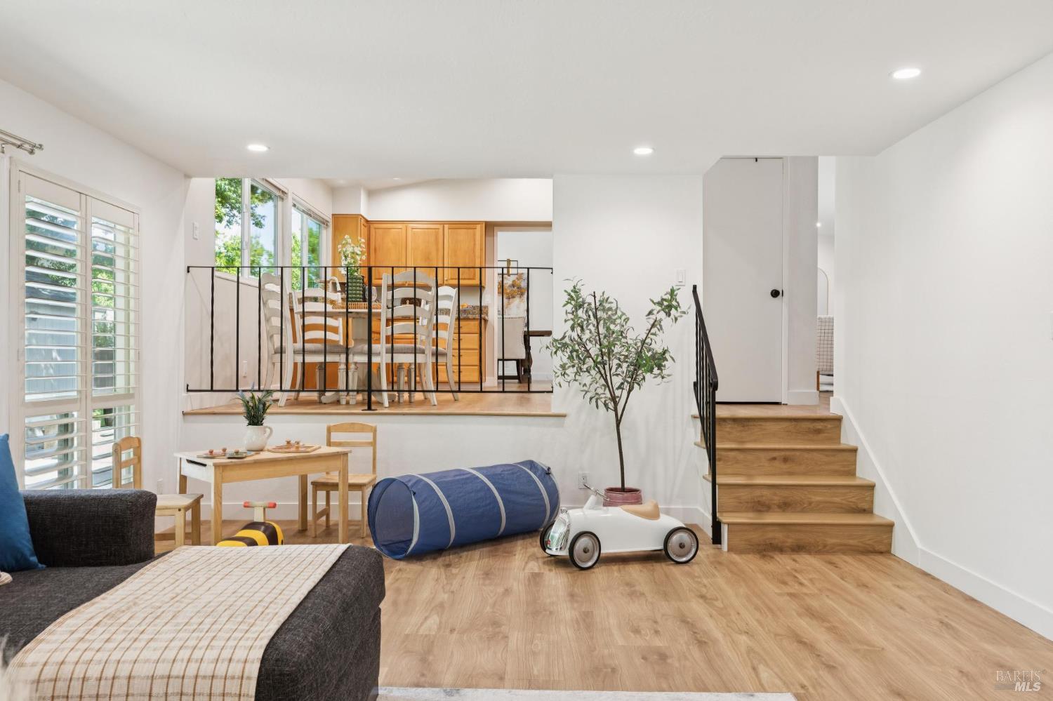 3355 Twin Oaks Drive
