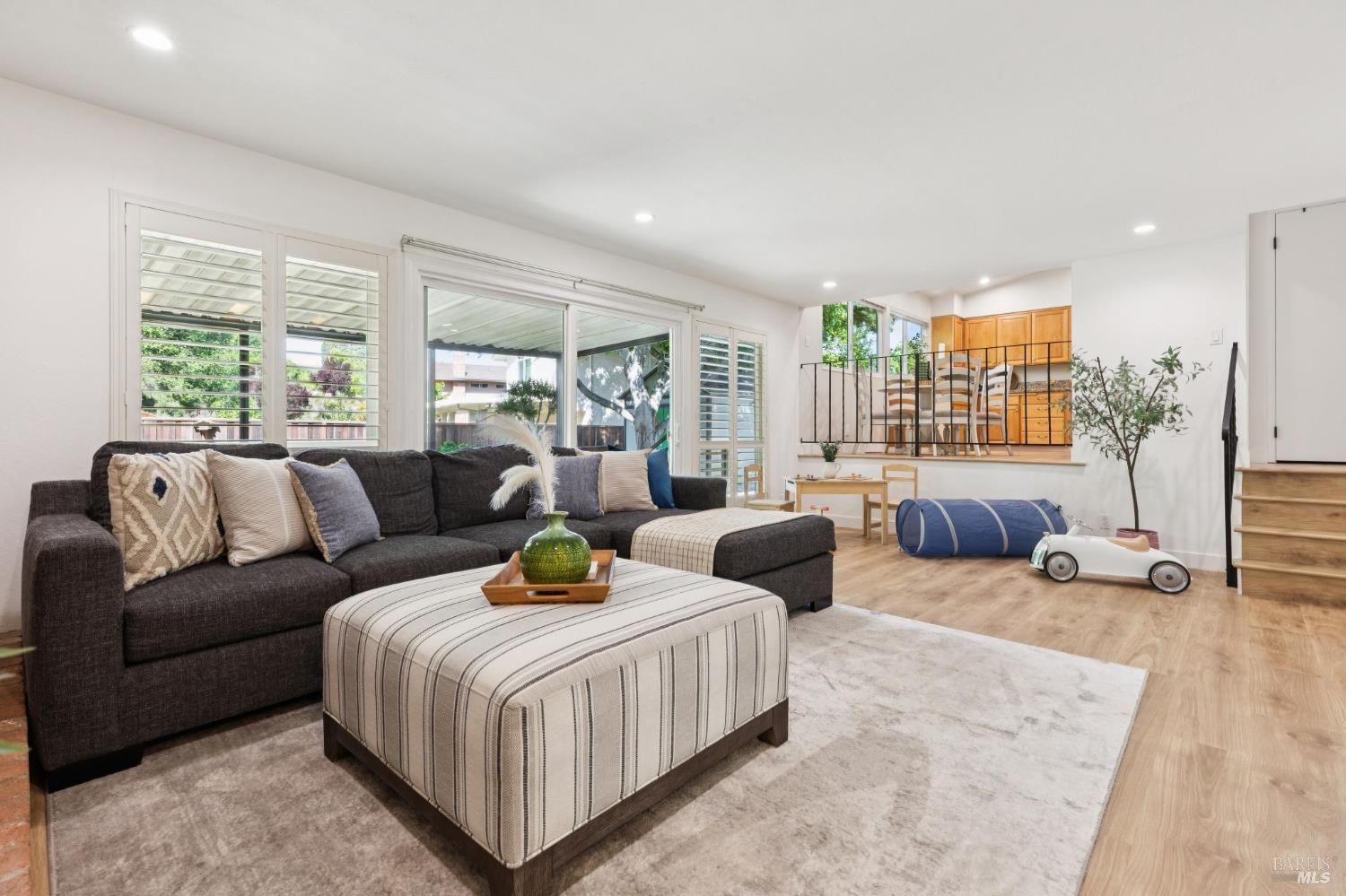 3355 Twin Oaks Drive