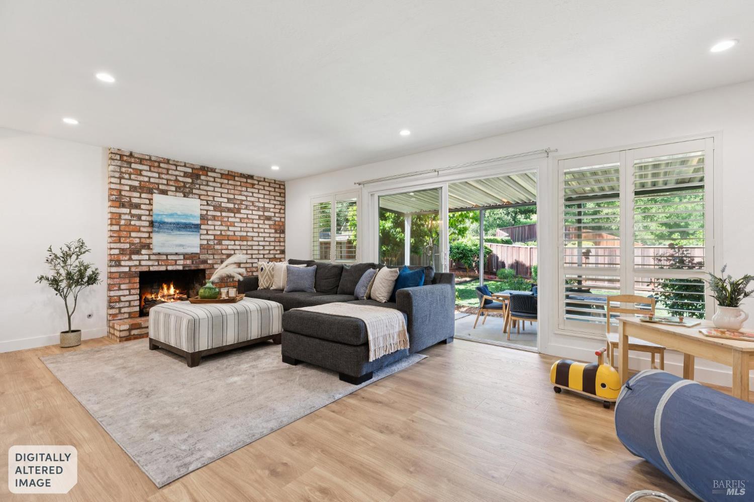 3355 Twin Oaks Drive