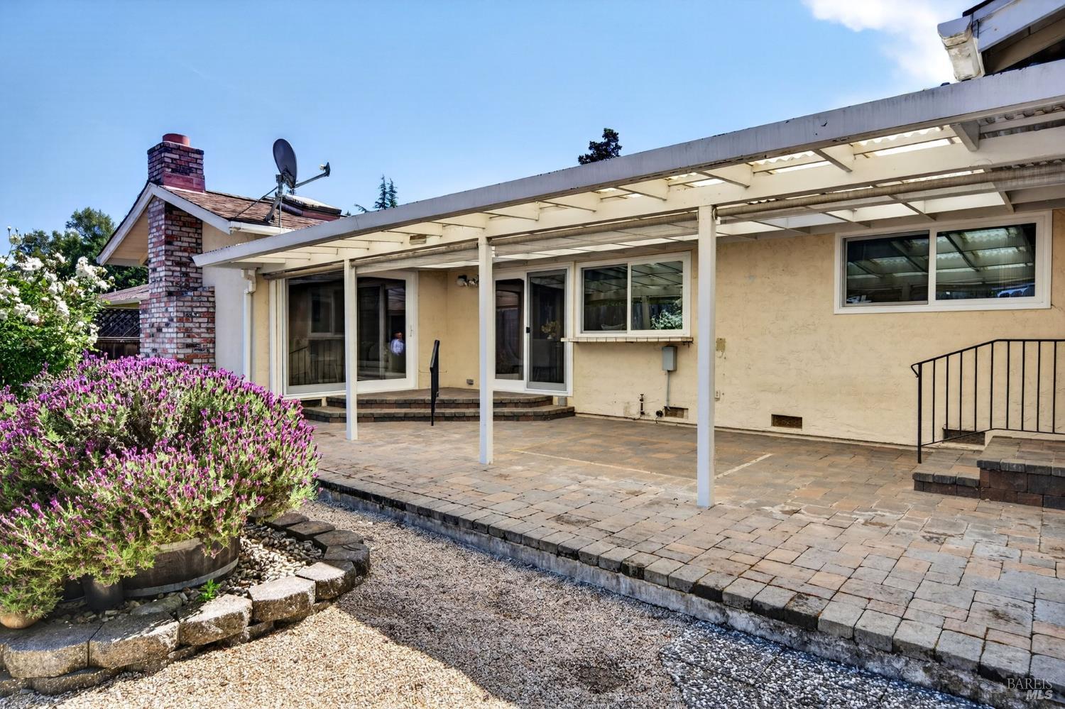 2968 Woodcrest Drive