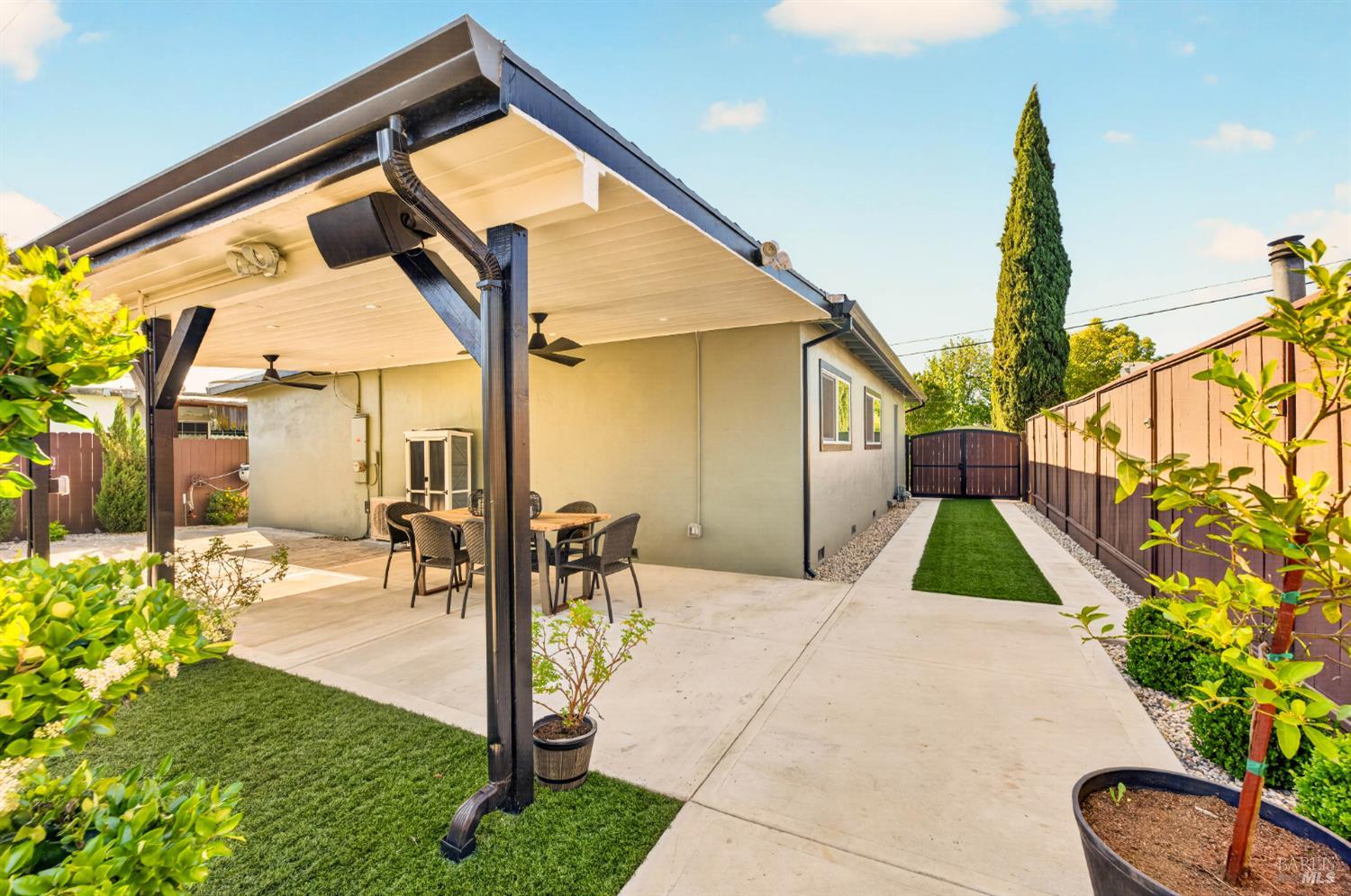 531 E Tennessee Street