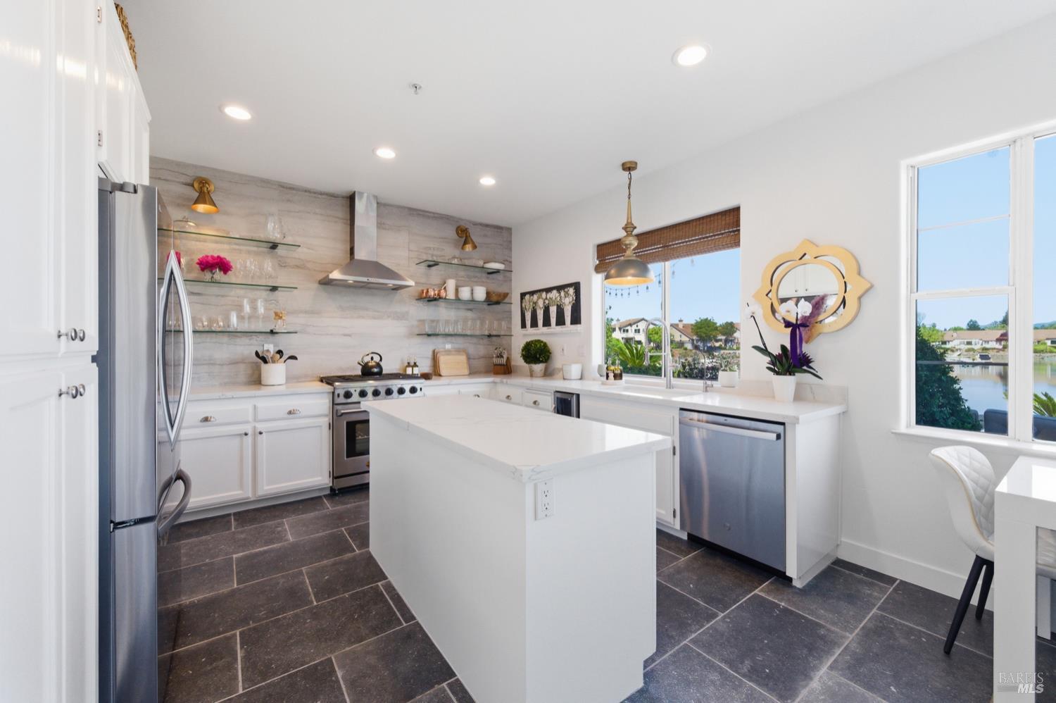 66 S Newport Drive