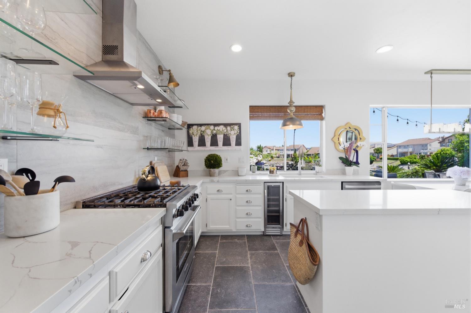 66 S Newport Drive