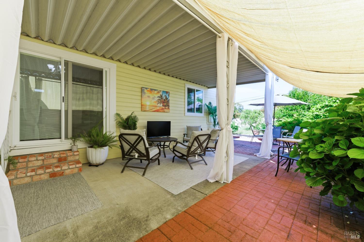 110 Falcon Crest Circle