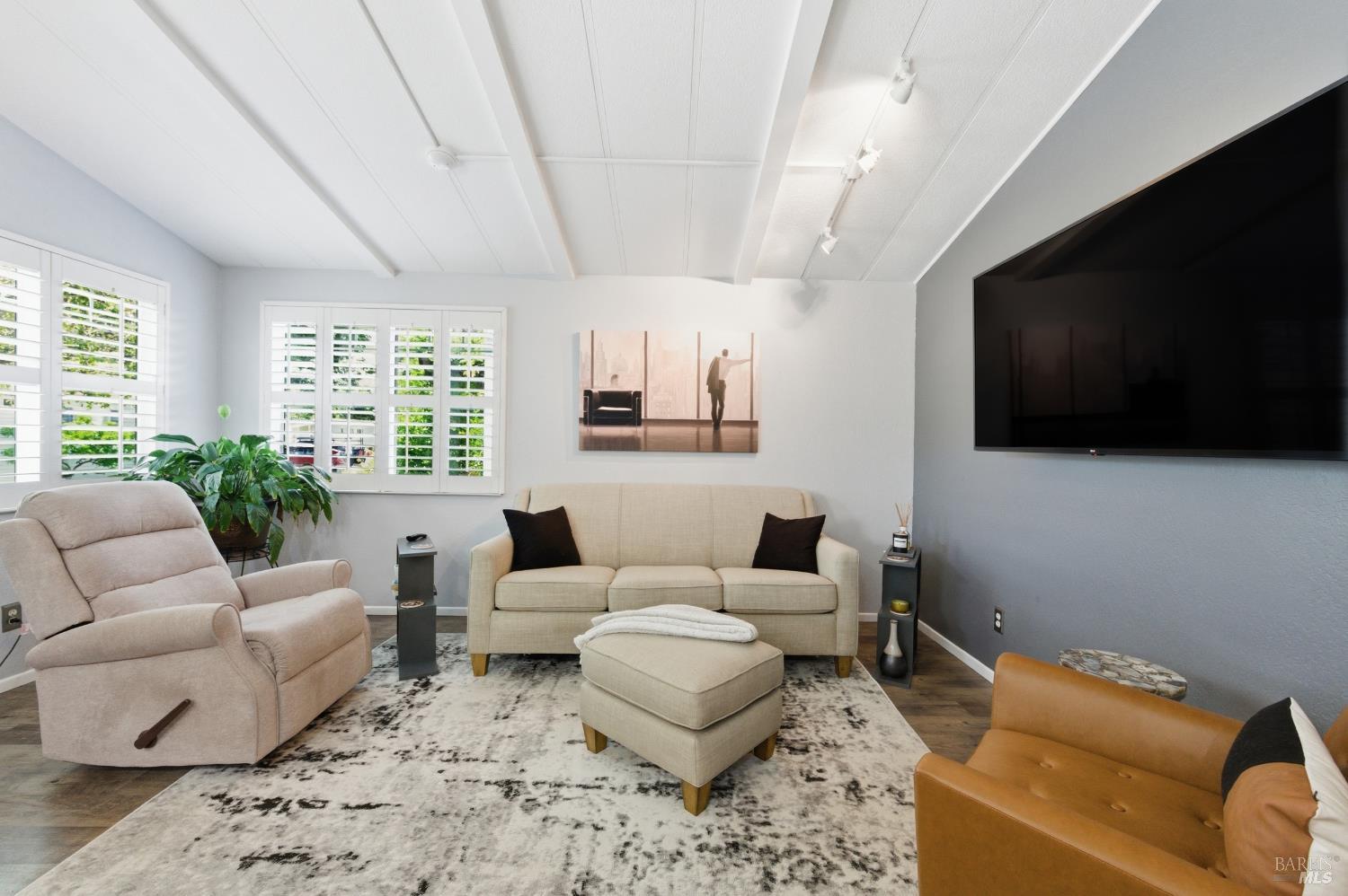 110 Falcon Crest Circle