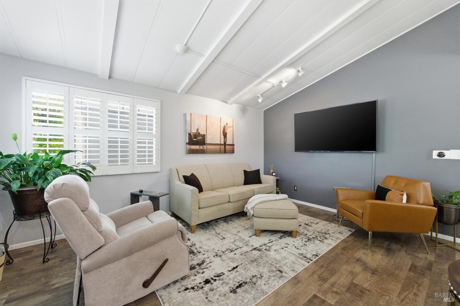 110 Falcon Crest Circle