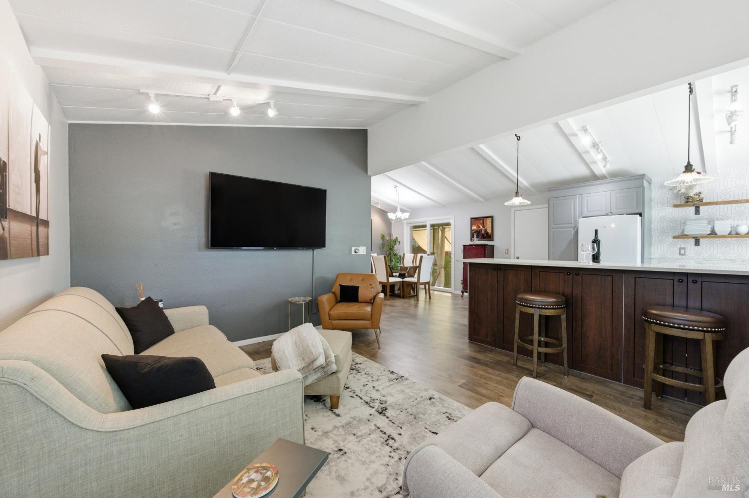 110 Falcon Crest Circle