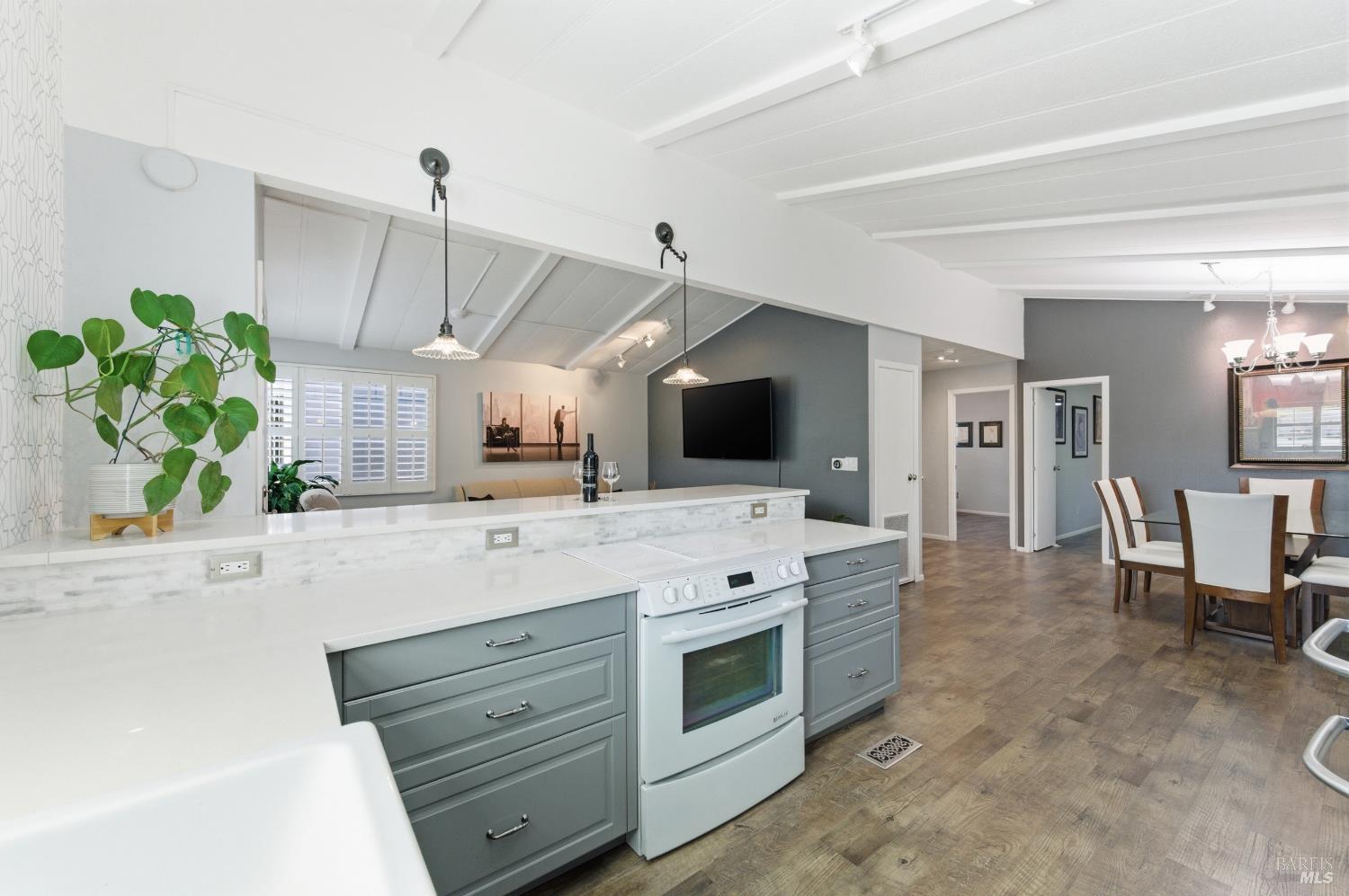110 Falcon Crest Circle