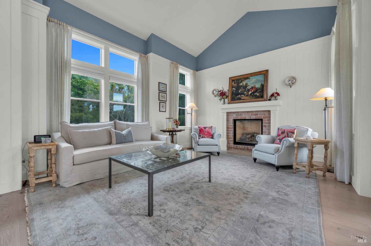 121 N Newport Drive