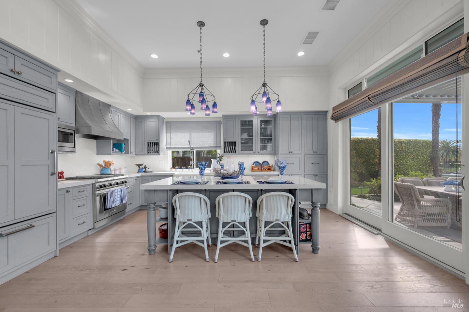 121 N Newport Drive