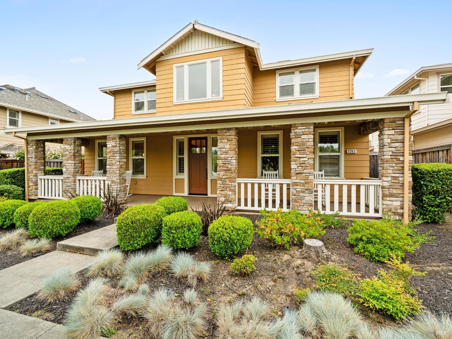 3263 Atherton Circle