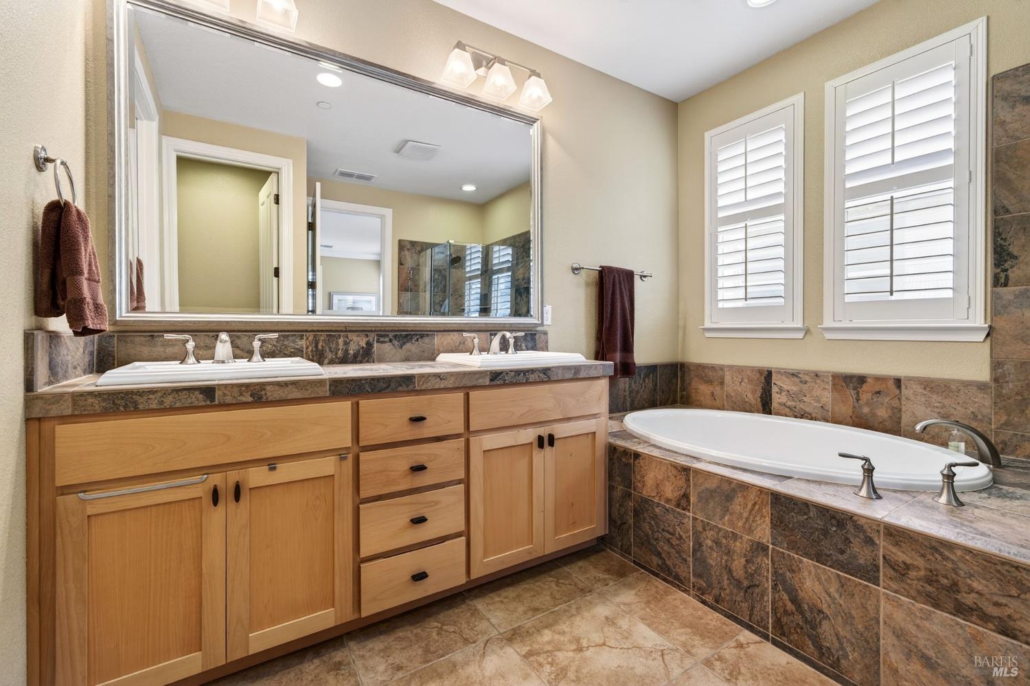3263 Atherton Circle