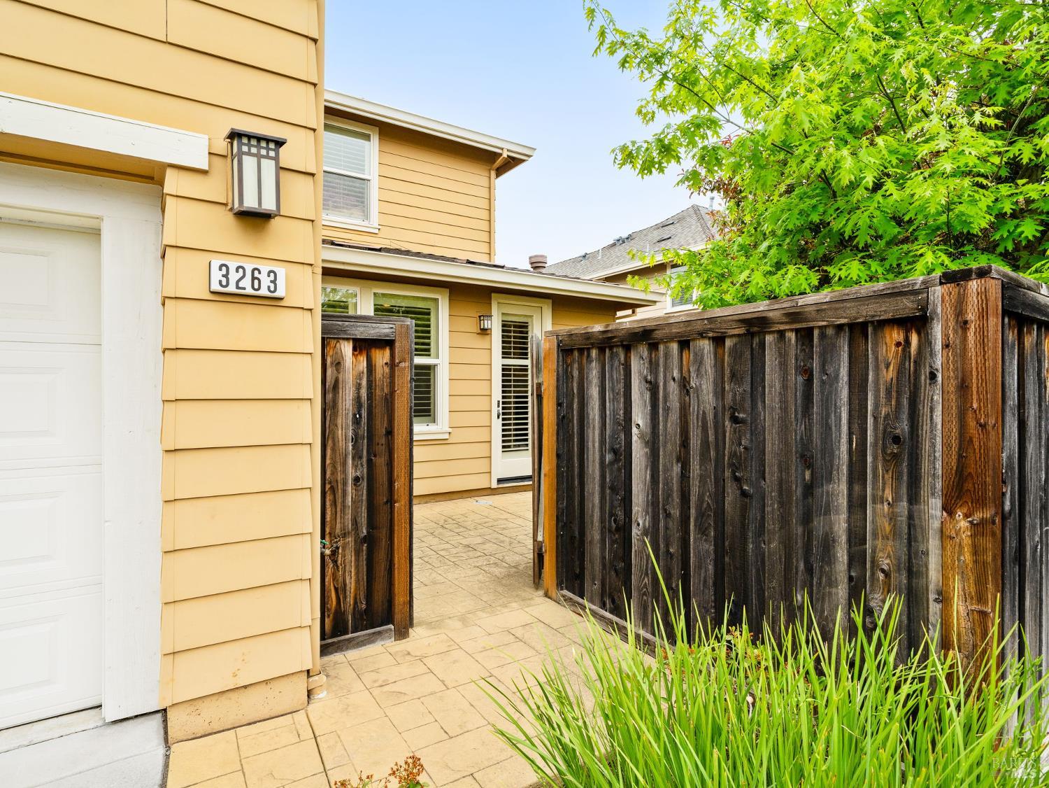 3263 Atherton Circle
