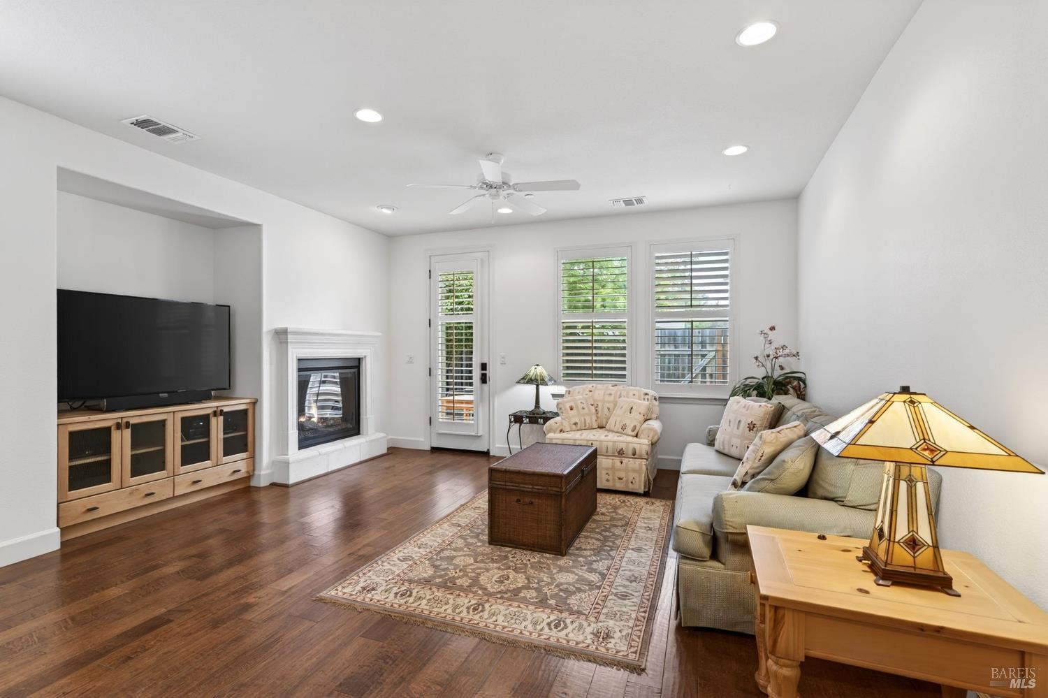 3263 Atherton Circle