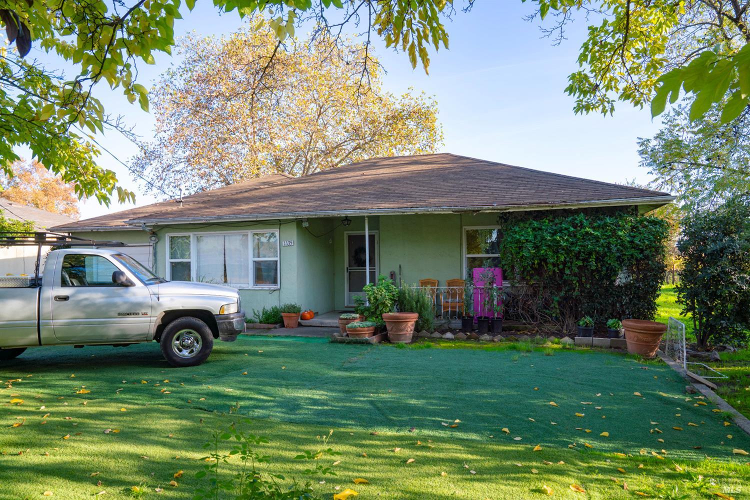 1135 Galleron Road
