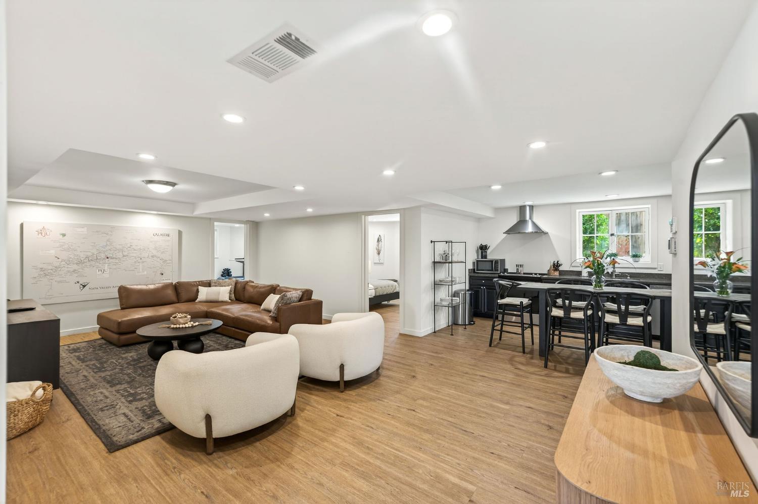 1543 Main Street