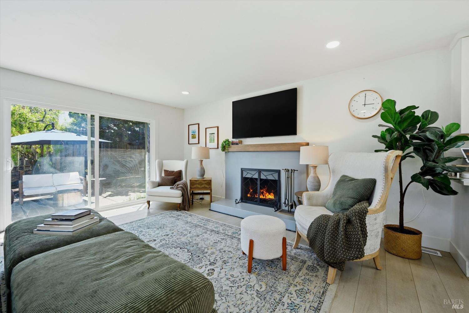 3571 Meadowbrook Drive