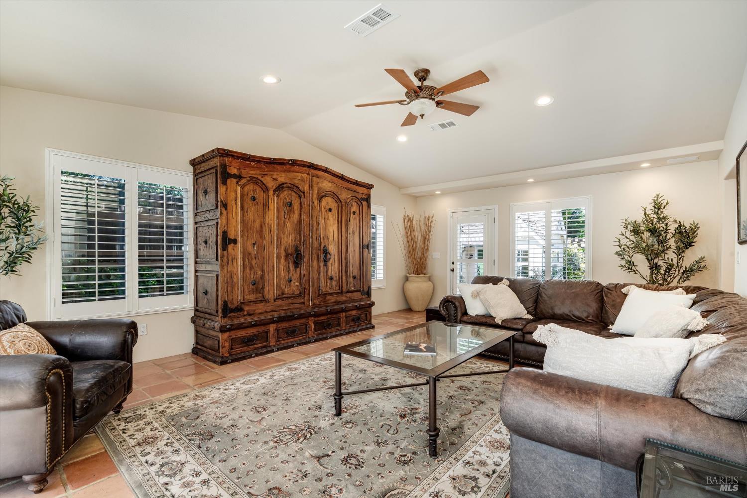 3200 Twin Oaks Drive