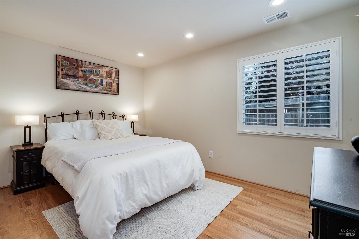 3200 Twin Oaks Drive