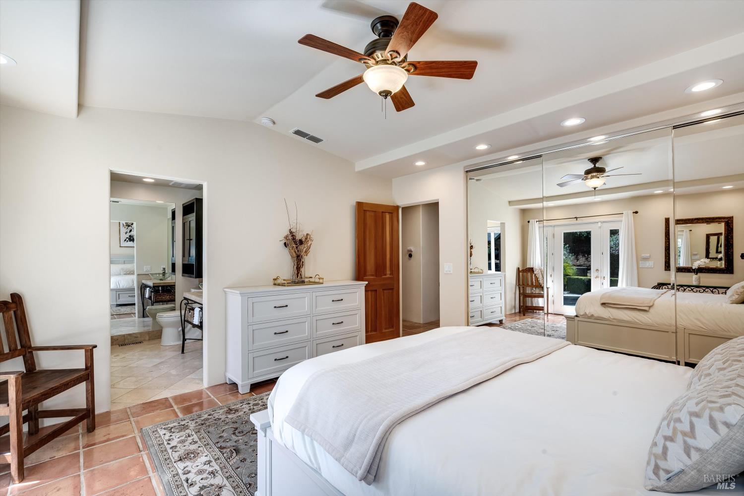3200 Twin Oaks Drive