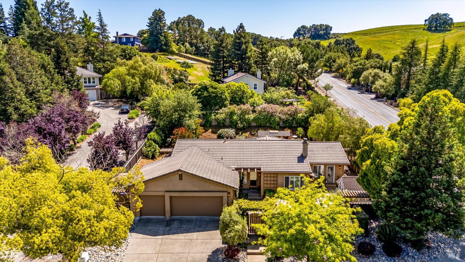 3200 Twin Oaks Drive