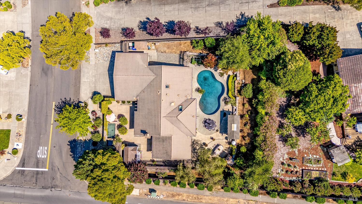 3200 Twin Oaks Drive