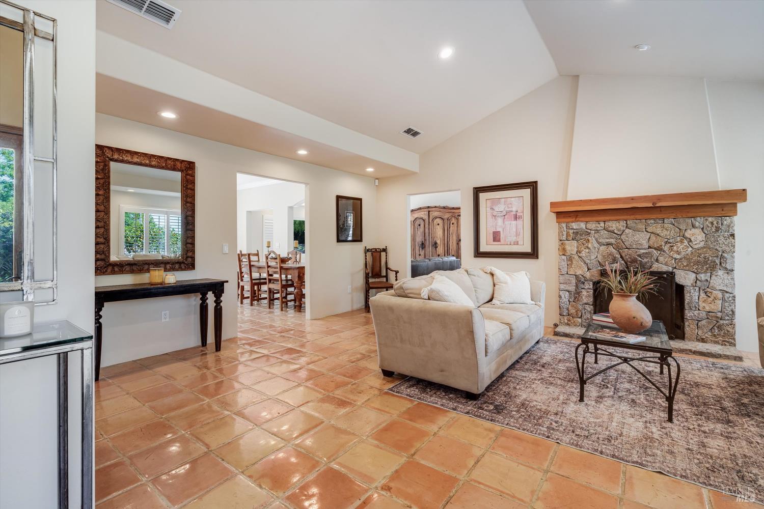 3200 Twin Oaks Drive