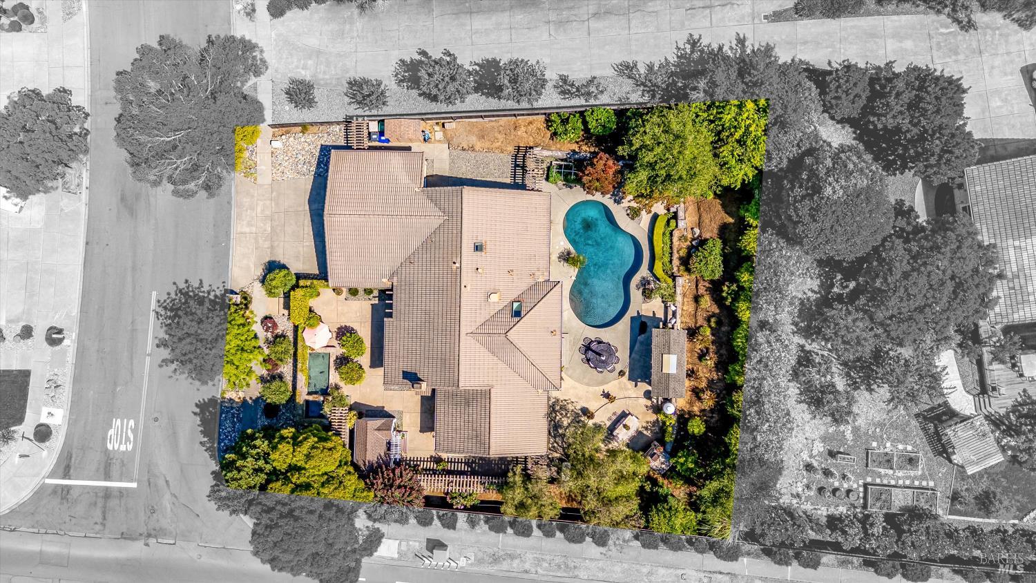3200 Twin Oaks Drive