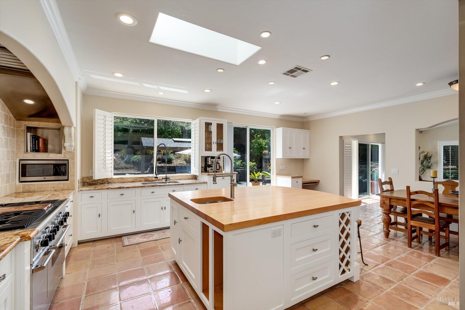3200 Twin Oaks Drive