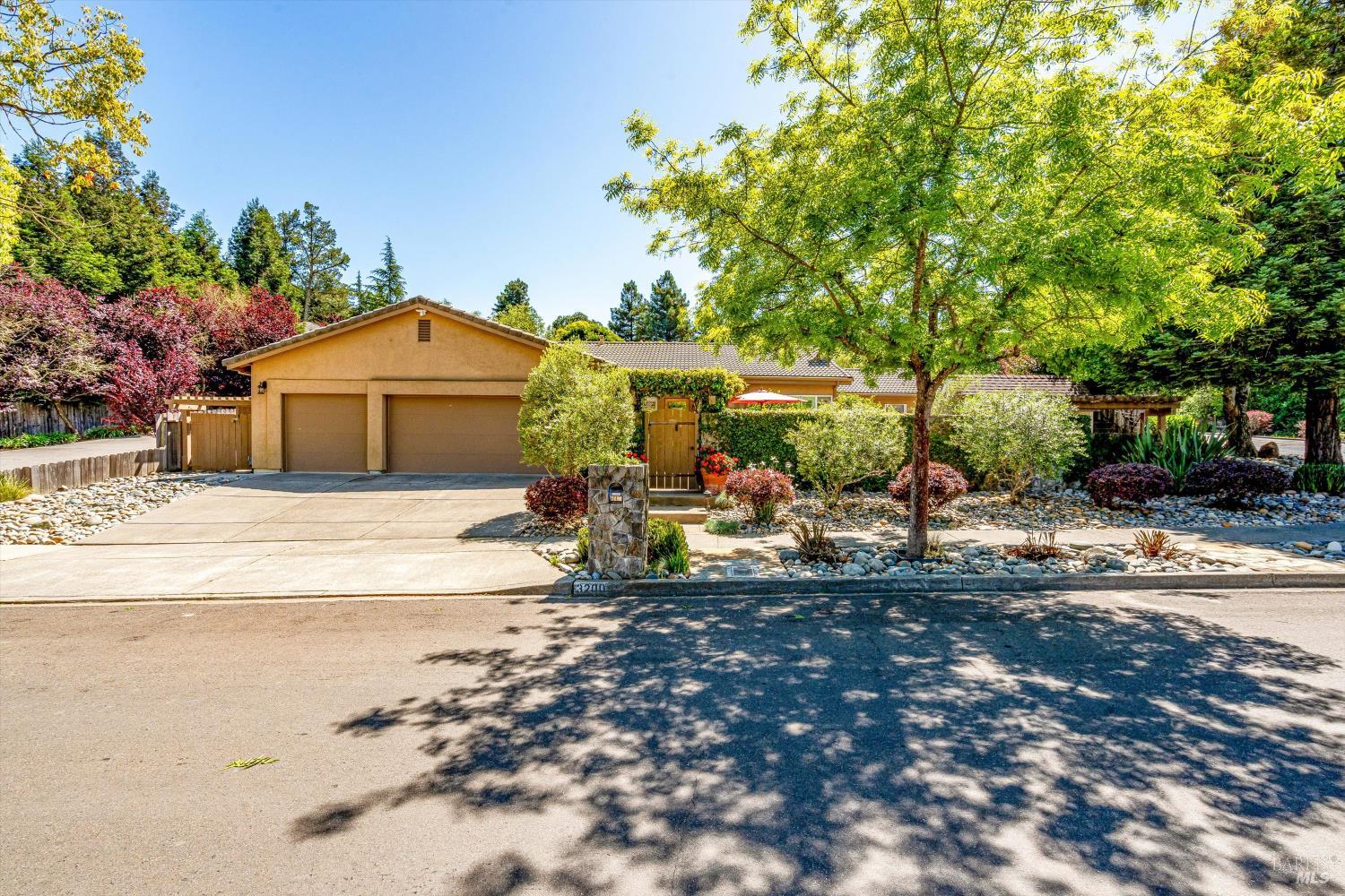 3200 Twin Oaks Drive